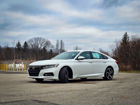 Used 2019 Honda Accord Sport image 8
