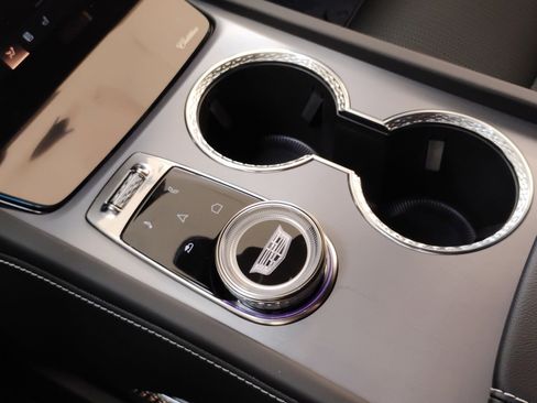 New 2026 Cadillac Vistiq Luxury w/ LPO, Floor Liner Package image 42