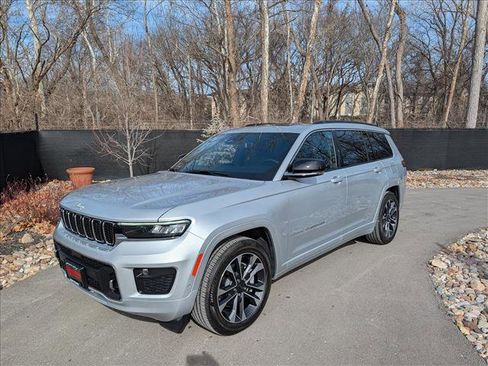 Used 2025 Jeep Grand Cherokee L Overland w/ Luxury Tech Group IV image 1