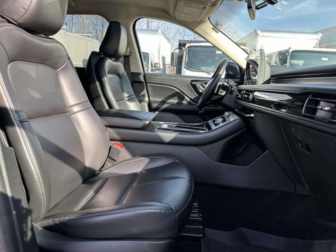 Used 2024 Lincoln Aviator AWD w/ Premium Package image 26