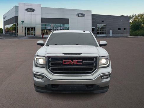 Used 2018 GMC Sierra 1500 SLE w/ SLE Value Package image 3