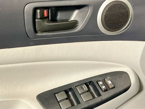 Used 2015 Toyota Tacoma 4x4 Double Cab image 16