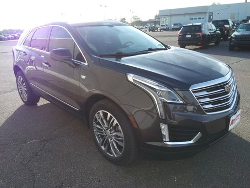 Used 2017 Cadillac XT5 Premium Luxury image 4