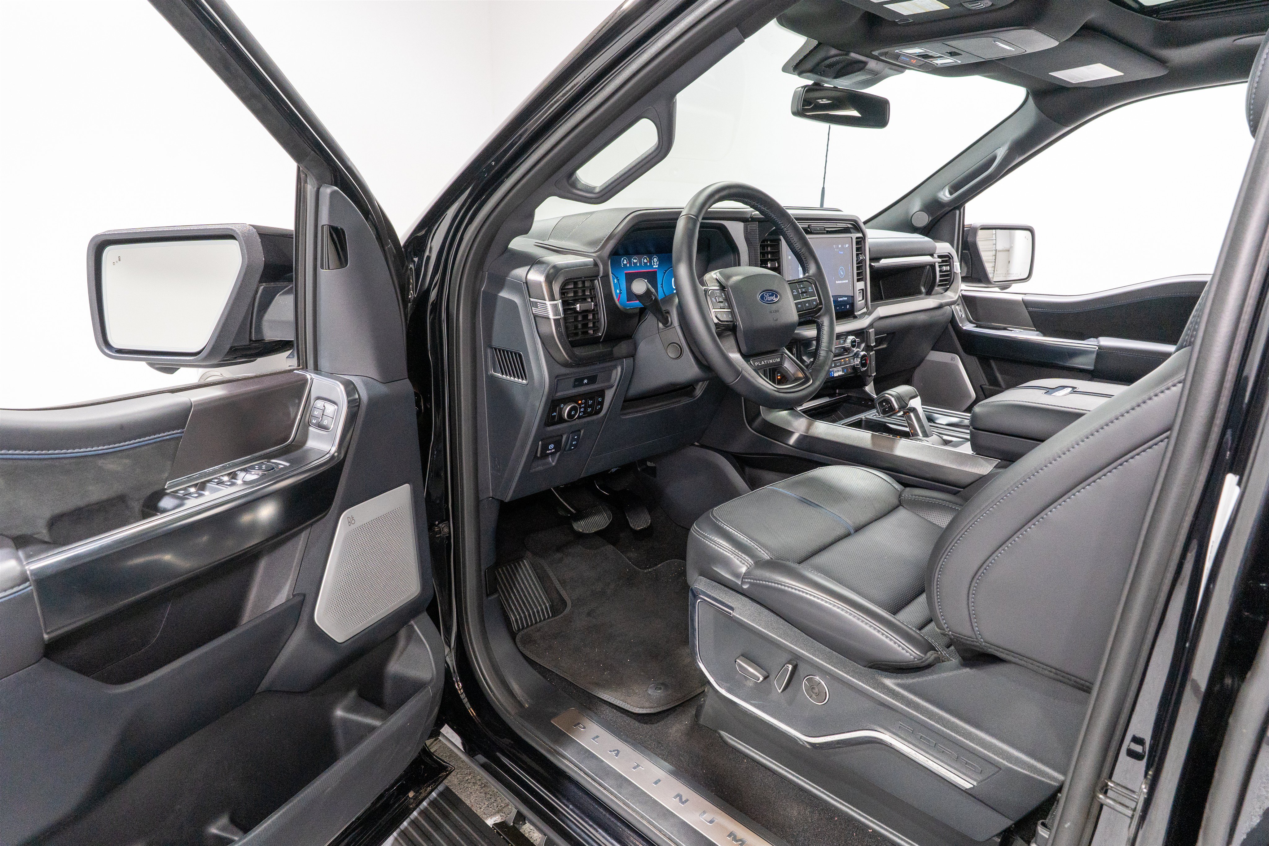 Used 2025 Ford F150 Platinum AWD/4WD image 16
