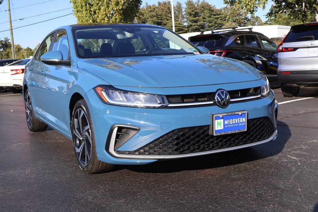 Used 2025 Volkswagen Jetta SEL FWD image 11