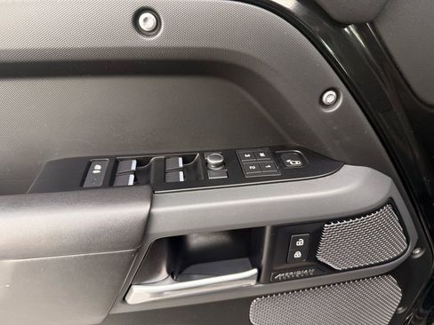 Used 2020 Land Rover Defender 110 X image 15