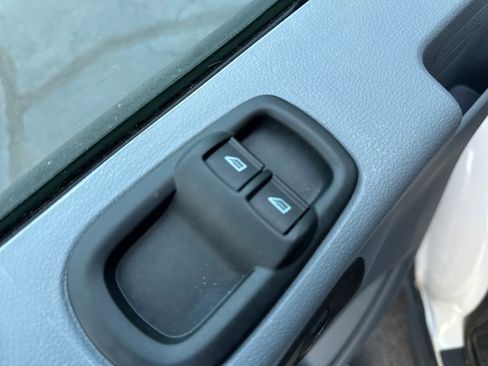 Used 2018 Ford Transit 350 XLT image 11