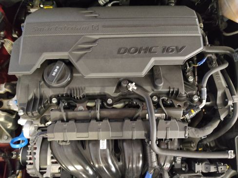 Used 2025 Hyundai Elantra Sport FWD image 30