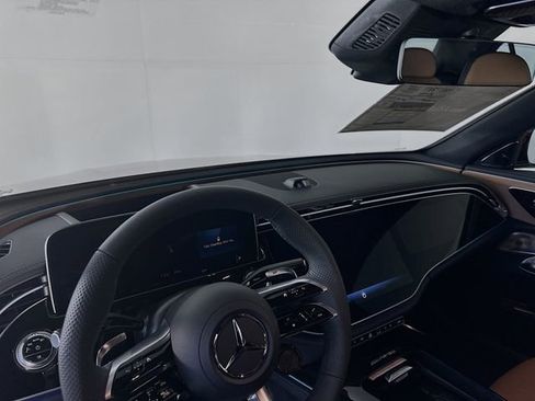 New 2026 Mercedes-Benz E 53 AMG e 4MATIC Sedan image 9
