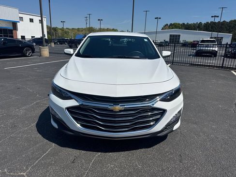Used 2024 Chevrolet Malibu LT image 3