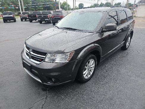 Used 2017 Dodge Journey SXT w/ Comfort/Convenience Group AWD/4WD image 5