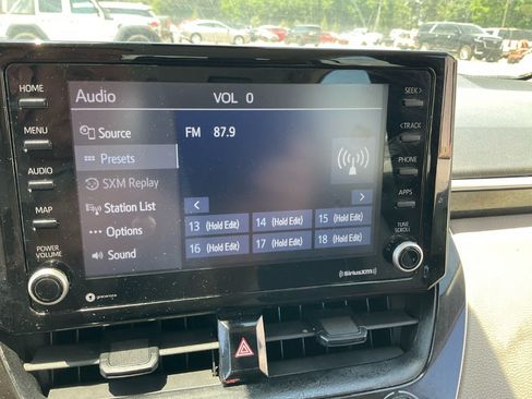 Used 2022 Toyota Corolla LE FWD image 10