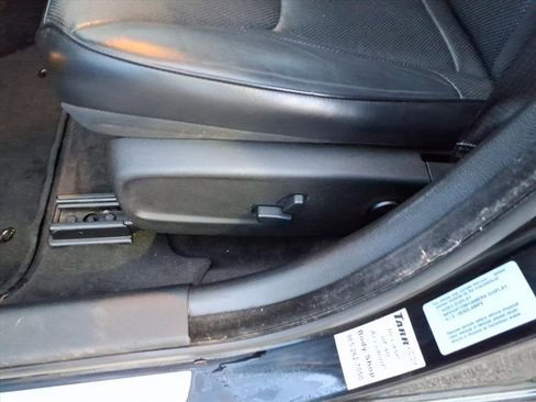 Used 2016 Chrysler 300 C image 16