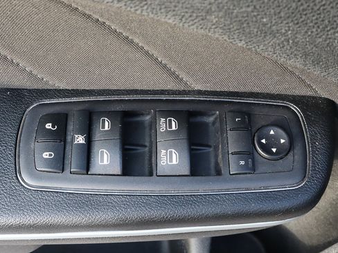 Used 2023 Dodge Charger SXT image 14