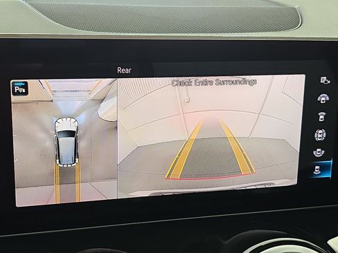 Used 2020 Mercedes-Benz GLB 250 image 23