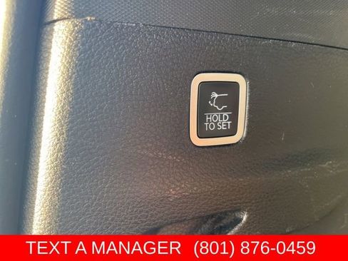 Used 2024 Jeep Wagoneer L Series II w/ Flexible Seating Group AWD/4WD image 12