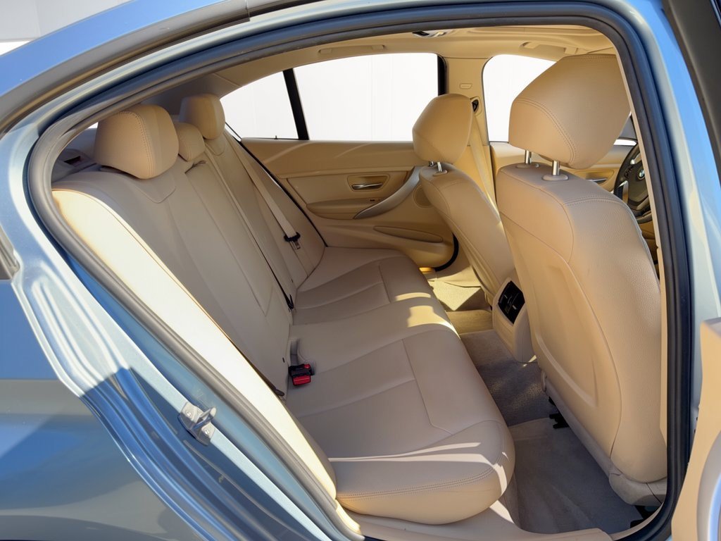 Used 2014 BMW 320i Sedan RWD image 29
