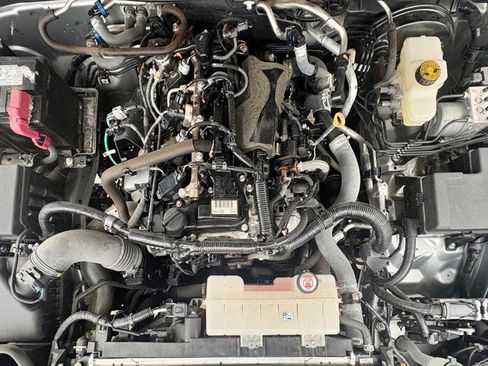 Used 2024 Toyota Tacoma SR image 9