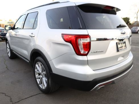 Used 2016 Ford Explorer Limited image 6