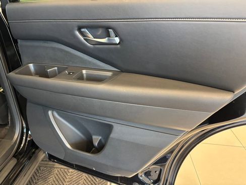 Certified 2024 Nissan Pathfinder SL w/ Cargo Package AWD/4WD image 33
