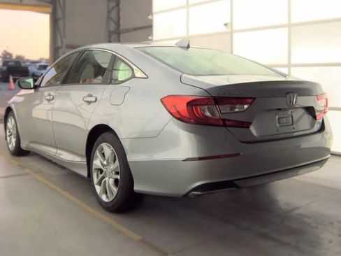 Used 2018 Honda Accord LX image 4