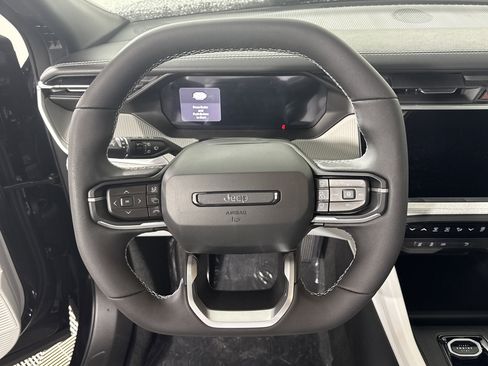 New 2026 Jeep Cherokee Laredo image 16