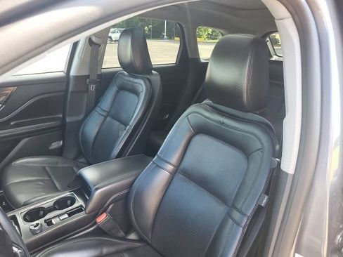 Used 2022 Lincoln Corsair AWD w/ Premium Package image 30