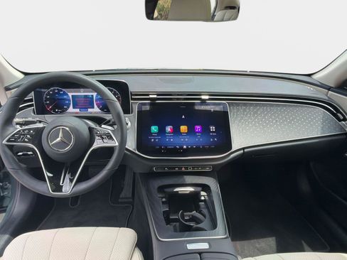 Used 2025 Mercedes-Benz E 350 Sedan image 16
