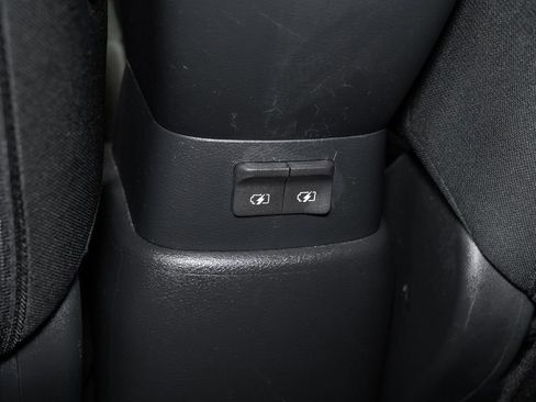 Used 2021 Nissan Kicks S image 21