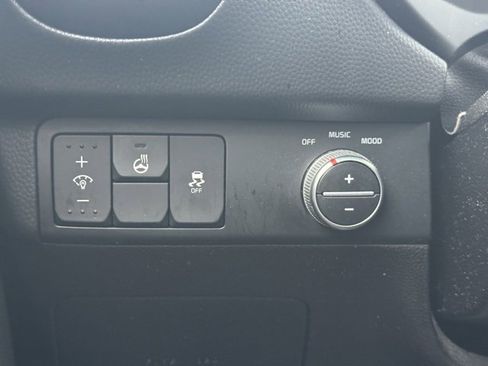 Used 2015 Kia Soul ! w/ Sun & Sound Package image 17