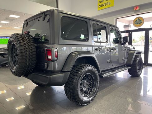 Used 2022 Jeep Wrangler Unlimited Sport AWD/4WD image 5
