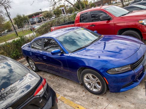 Used 2019 Dodge Charger SXT image 7
