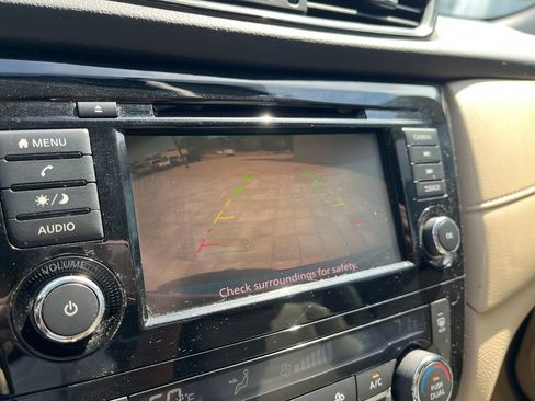 Used 2018 Nissan Rogue SV FWD image 23