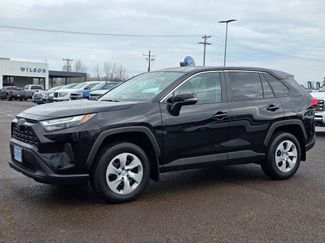 Used 2024 Toyota RAV4 LE video 1