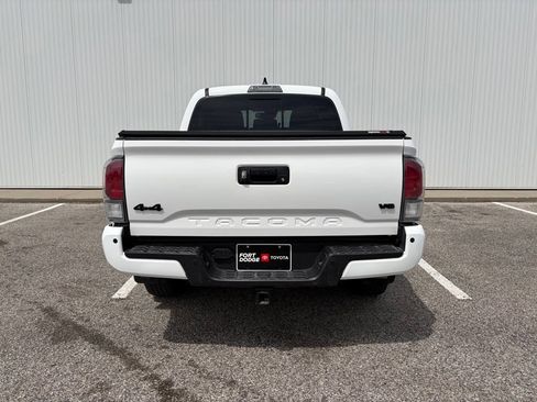 Used 2022 Toyota Tacoma Limited AWD/4WD image 6