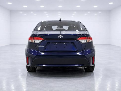 Used 2020 Toyota Corolla LE FWD image 4