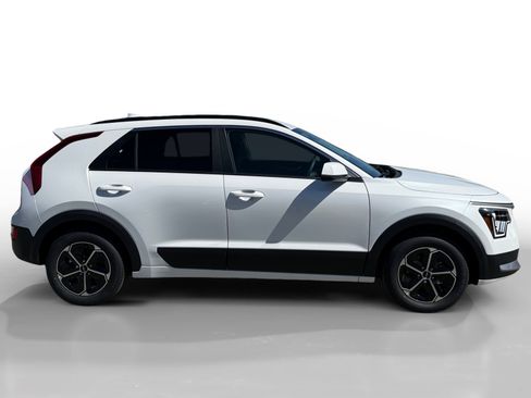 New 2026 Kia Niro LX FWD image 6