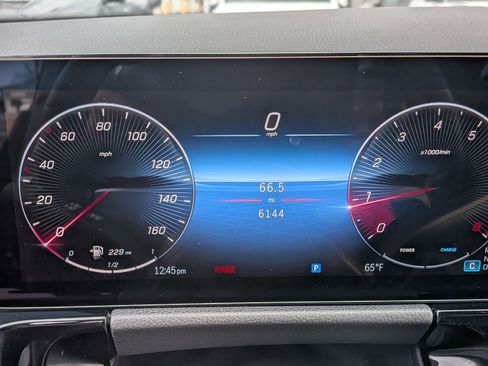 Certified 2025 Mercedes-Benz GLA 250 4MATIC image 18