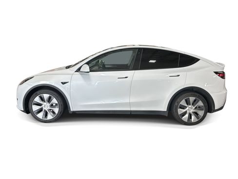Certified 2023 Tesla Model Y Long Range AWD/4WD image 3