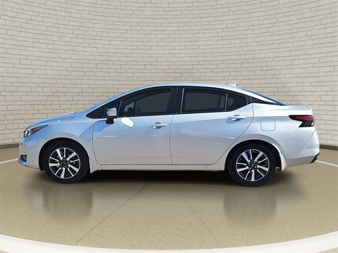 Used 2025 Nissan Versa SV w/ Trunk Package image 8