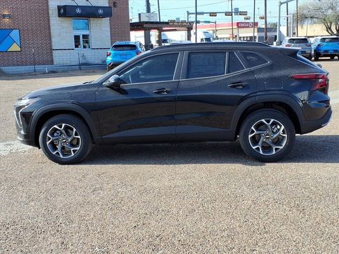 New 2026 Chevrolet Trax LT w/ Driver Confidence Package image 2