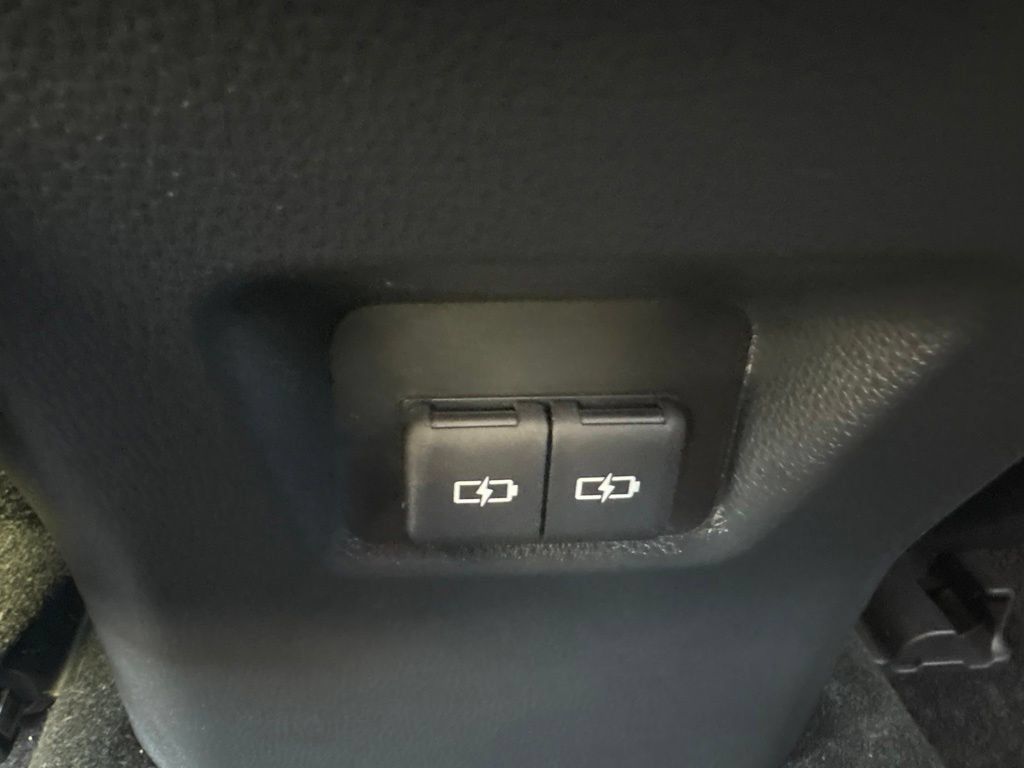Used 2022 Toyota RAV4 XLE Premium AWD/4WD image 15