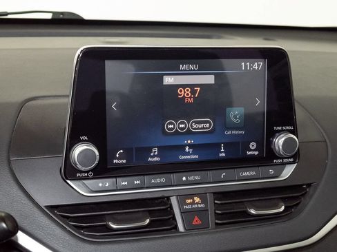 Used 2022 Nissan Altima 2.5 SV FWD image 15