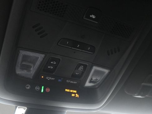 Used 2023 Cadillac XT6 Premium Luxury w/ Technology Package FWD image 32