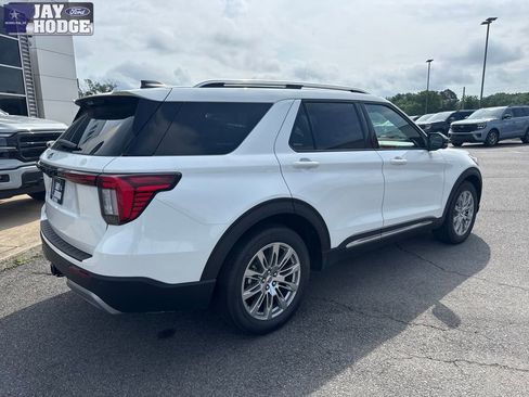 New 2026 Ford Explorer Platinum RWD image 7