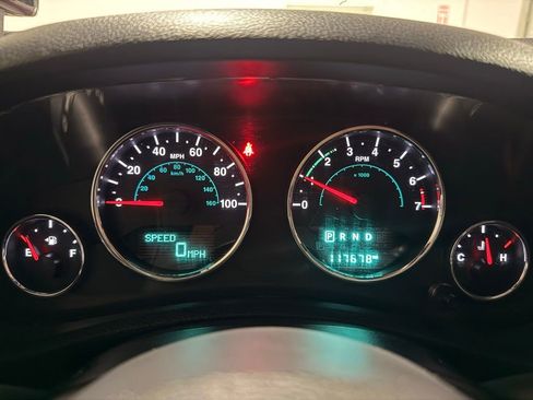 Used 2016 Jeep Wrangler Unlimited Sahara w/ Connectivity Group image 18