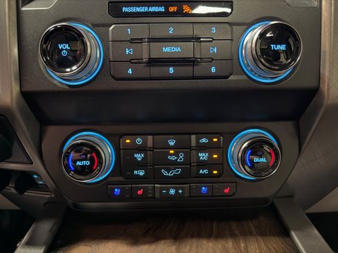 Certified 2019 Ford F150 Limited w/ Trailer Tow Package AWD/4WD image 27