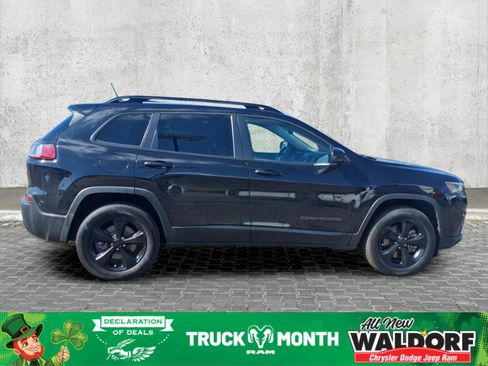 Used 2019 Jeep Cherokee Latitude Plus image 2