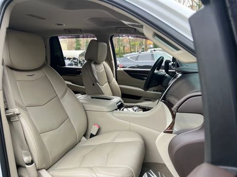 Used 2017 Cadillac Escalade image 34