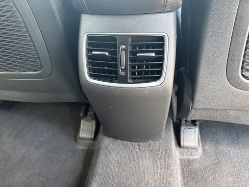 Used 2016 Hyundai Tucson Limited w/ Option Group 03 FWD image 16